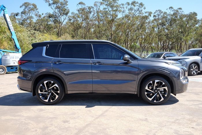 2024 Mitsubishi Outlander Exceed Tourer