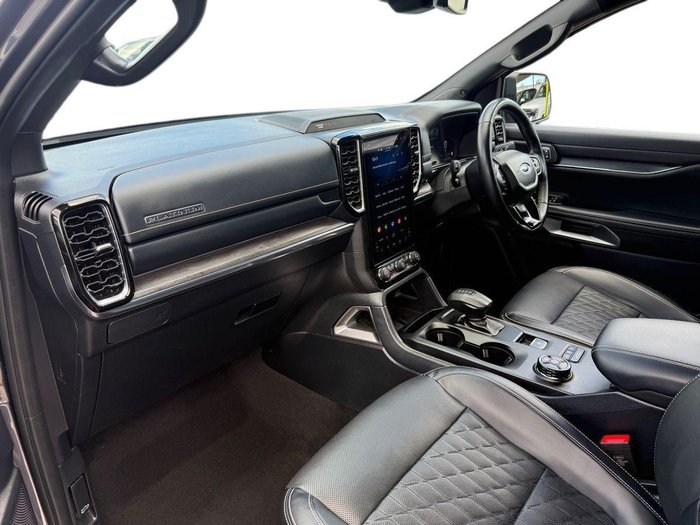 2025 Ford Everest Platinum