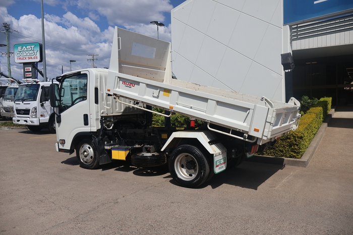 2023 ISUZU NLR 45-150