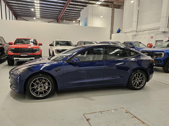 2022 Tesla Model 3 Rear-Wheel Drive