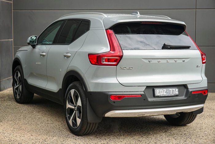 2026 Volvo XC40 Plus B4