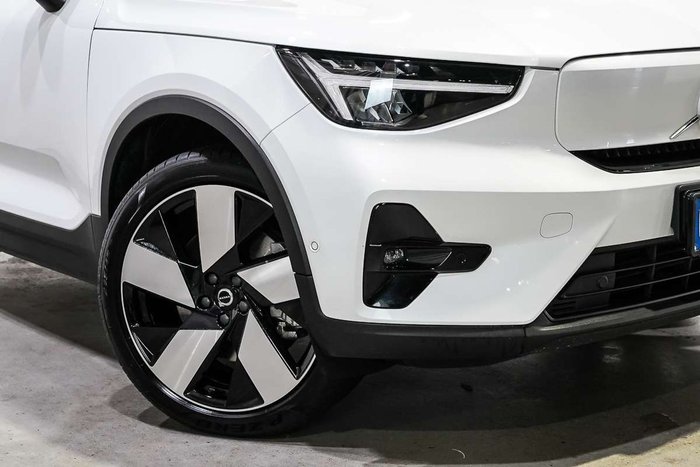 2023 Volvo XC40