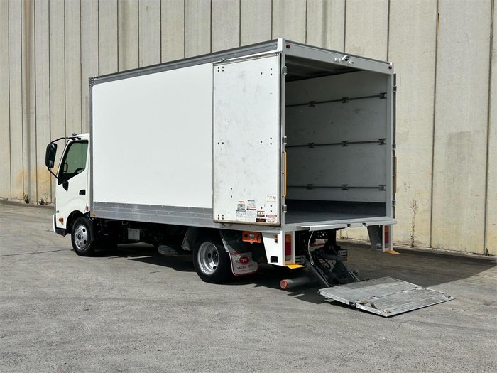 2023 Hino 300