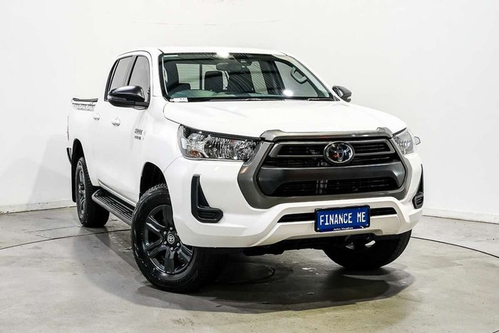 2022 Toyota Hilux SR