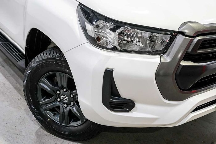 2022 Toyota Hilux SR