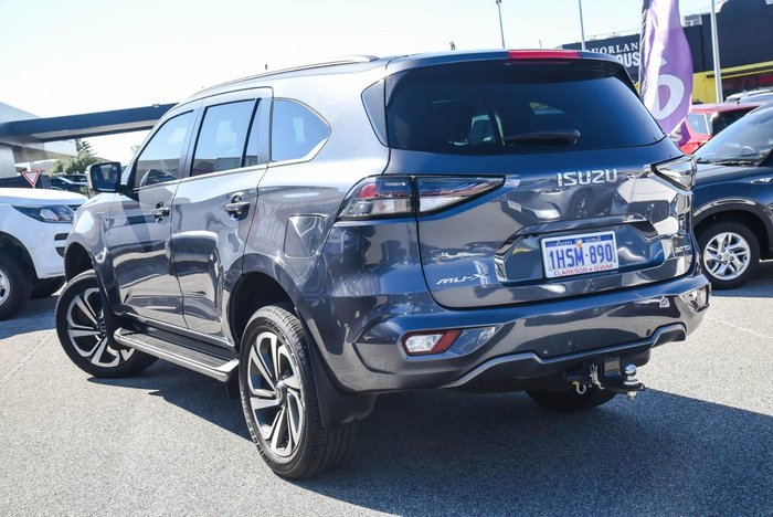 2022 Isuzu MU-X LS-T