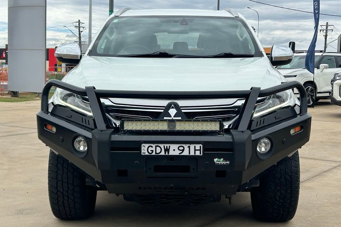 2017 Mitsubishi Pajero Sport GLS