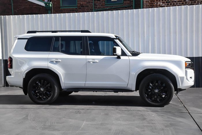 2024 Toyota Landcruiser Prado