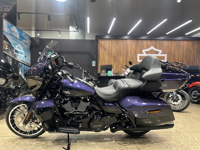 2026 Harley-Davidson Street Glide Limited 117 (FLHXL)