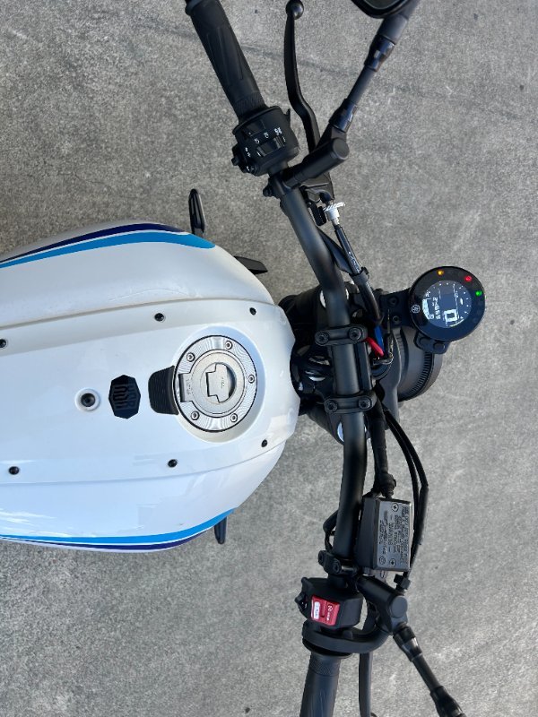 2023 Yamaha XSR700 WHITE