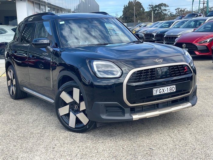 2024 MINI Countryman S Favoured