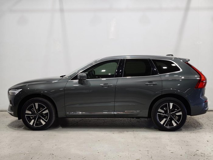2025 Volvo XC60 Plus B5 Bright
