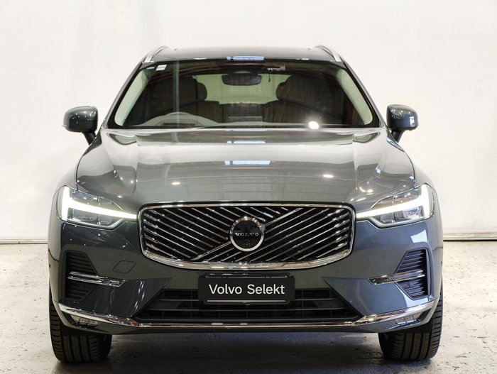 2025 Volvo XC60 Plus B5 Bright