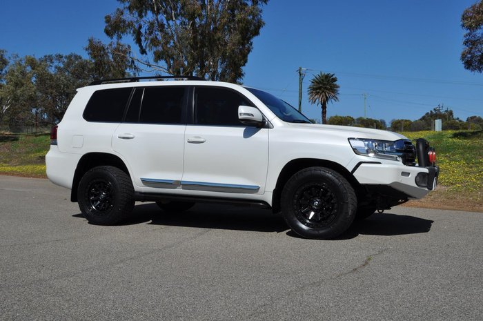 2020 Toyota Landcruiser