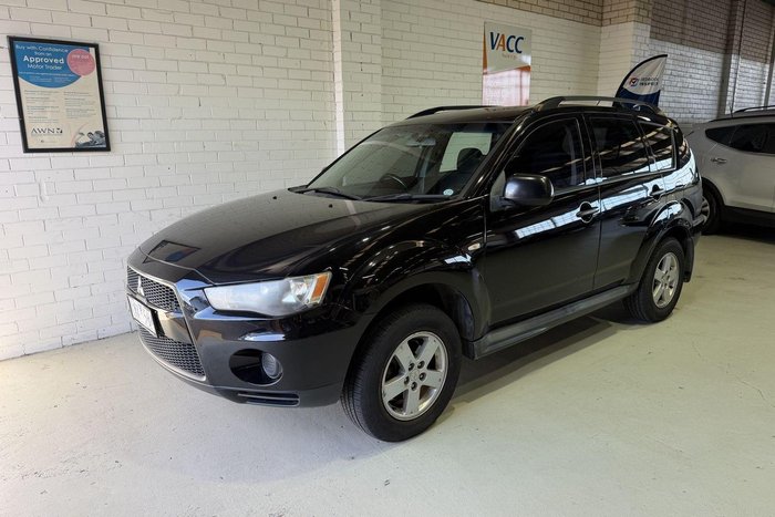 2010 Mitsubishi Outlander LS