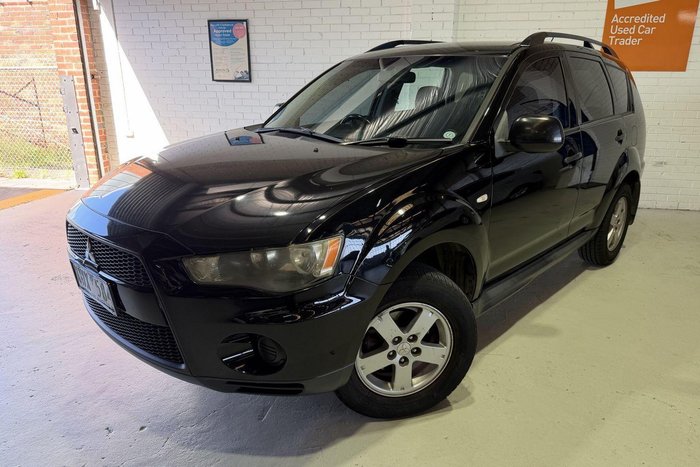 2010 Mitsubishi Outlander LS