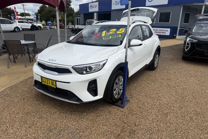 2023 KIA STONIC