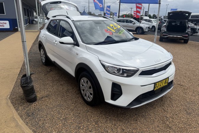 2023 KIA STONIC S