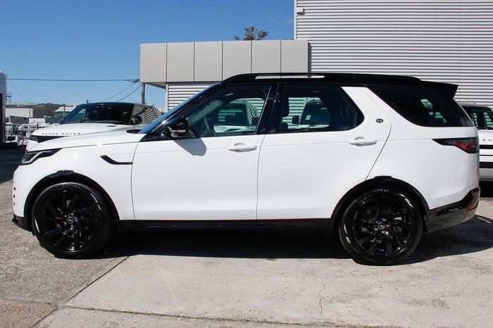 2025 Land Rover Discovery P360 Dynamic SE