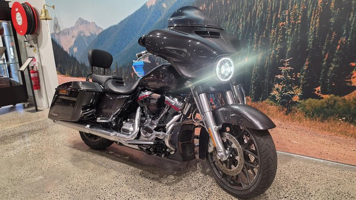Harley-Davidson CVO Street Glide 117 (FLHXSE) Touring