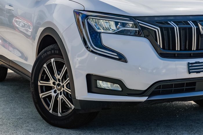 2025 Mahindra XUV700