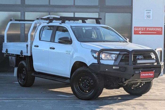 2022 Toyota Hilux SR