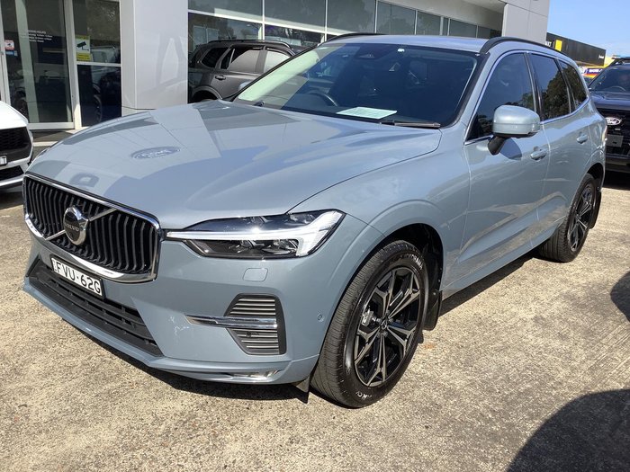 2022 Volvo XC60 B5 Momentum