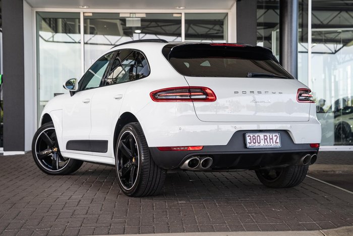 2015 Porsche Macan S