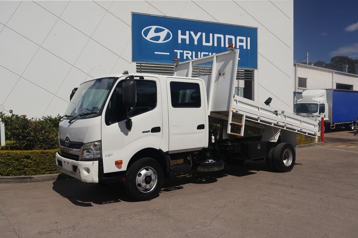 2014 HINO DUTRO