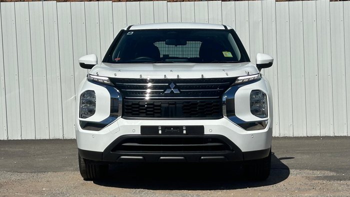 2022 Mitsubishi Outlander ES