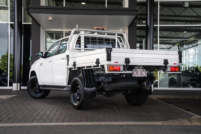 2025 Toyota Hilux SR