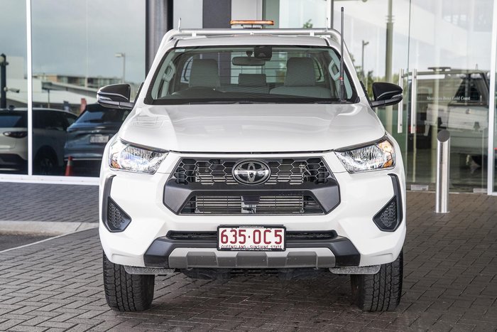 2025 Toyota Hilux SR