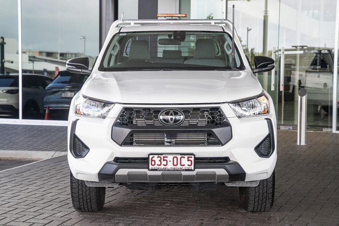 2025 Toyota Hilux SR