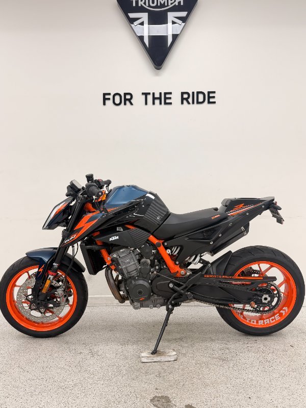 2023 Ktm 890 DUKE R Orange