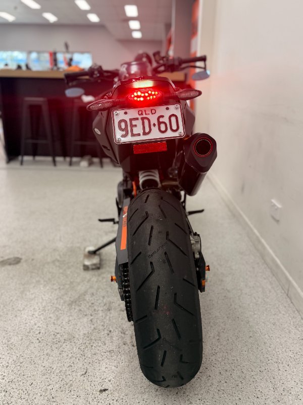 2023 Ktm 890 DUKE R Orange