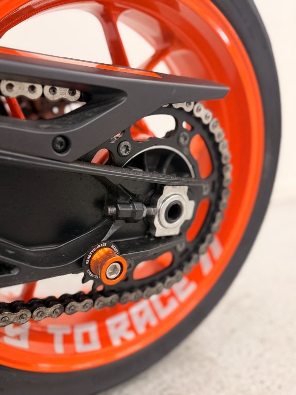 2023 Ktm 890 DUKE R Orange