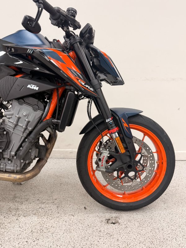 2023 Ktm 890 DUKE R Orange