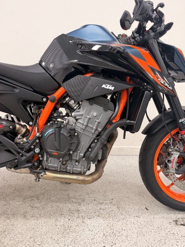 2023 Ktm 890 DUKE R Orange