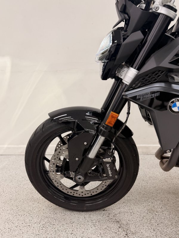 2024 BMW Motorrad F 900 R Black