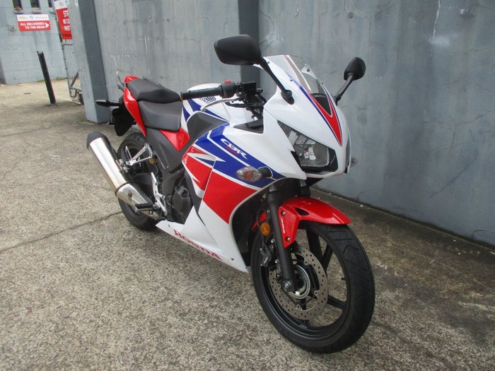 2015 Honda CBR300R