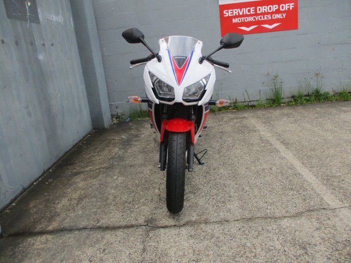 2015 Honda CBR300R