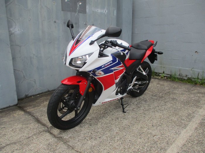 2015 Honda CBR300R