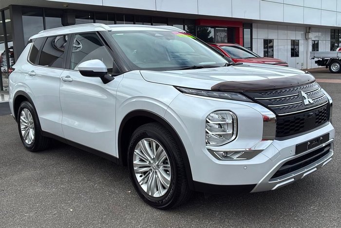 2022 Mitsubishi Outlander LS