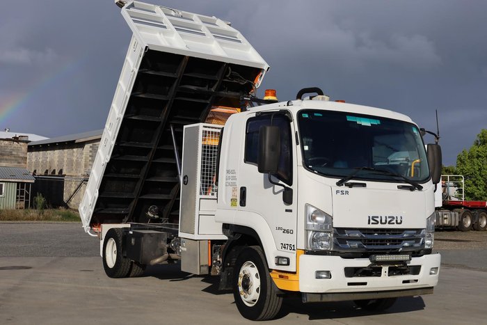 2017 Isuzu F Series