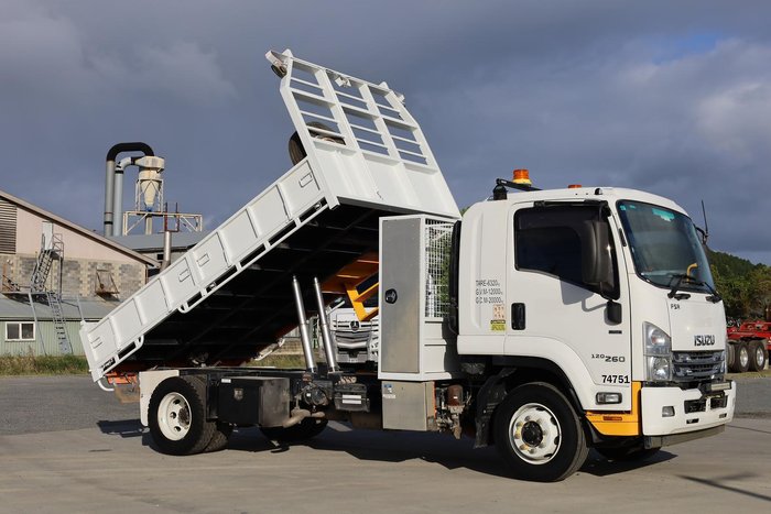 2017 Isuzu F Series