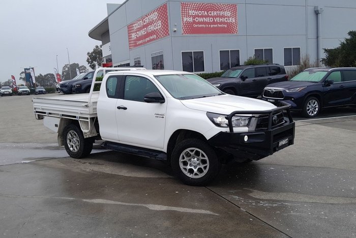 2022 Toyota Hilux SR