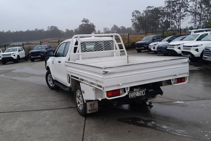 2022 Toyota Hilux SR