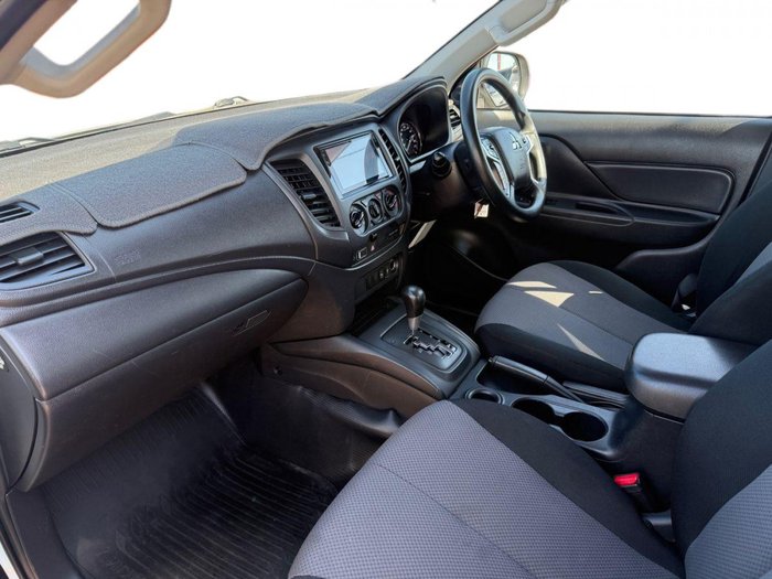 2022 Mitsubishi Triton GLX