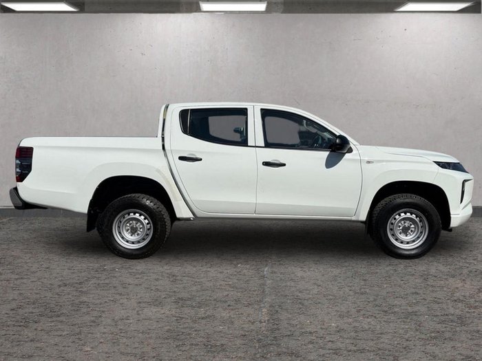 2022 Mitsubishi Triton GLX
