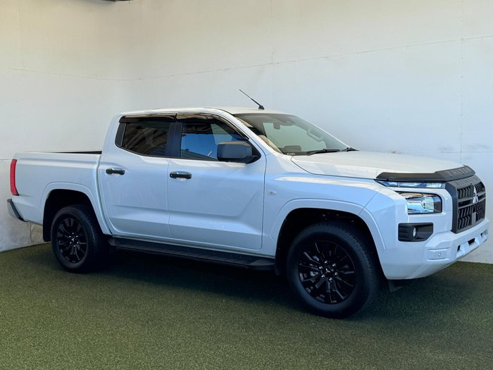 2025 Mitsubishi Triton GLX-R